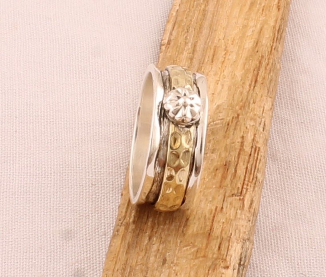 Two-Tone Spinner Ring Sterling Silver Band – Hammered Texture Band with Rotating Flower Motif Boho Jewelry Gift for Her and Him - Image 4