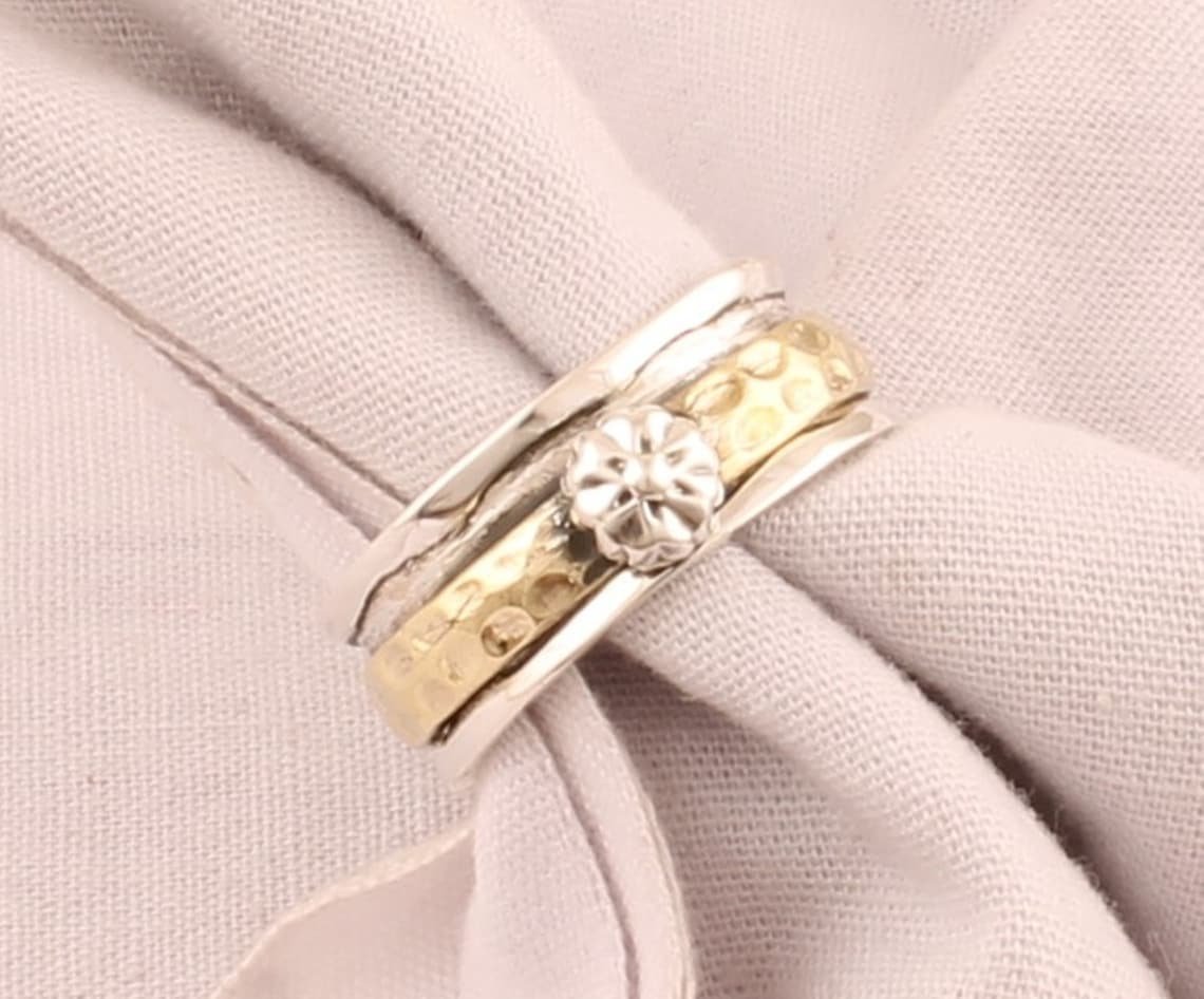 Two-Tone Spinner Ring Sterling Silver Band – Hammered Texture Band with Rotating Flower Motif Boho Jewelry Gift for Her and Him - Image 6