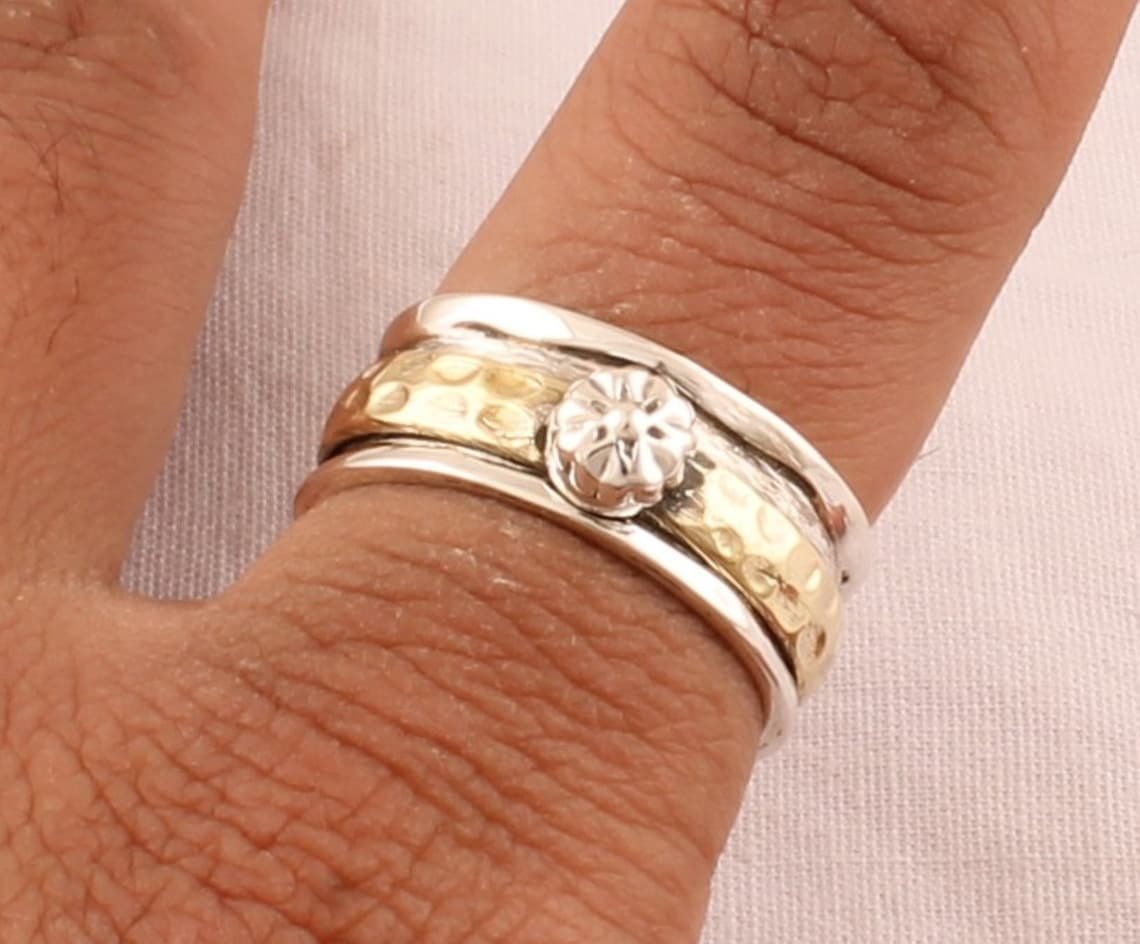 Two-Tone Spinner Ring Sterling Silver Band – Hammered Texture Band with Rotating Flower Motif Boho Jewelry Gift for Her and Him - Image 3